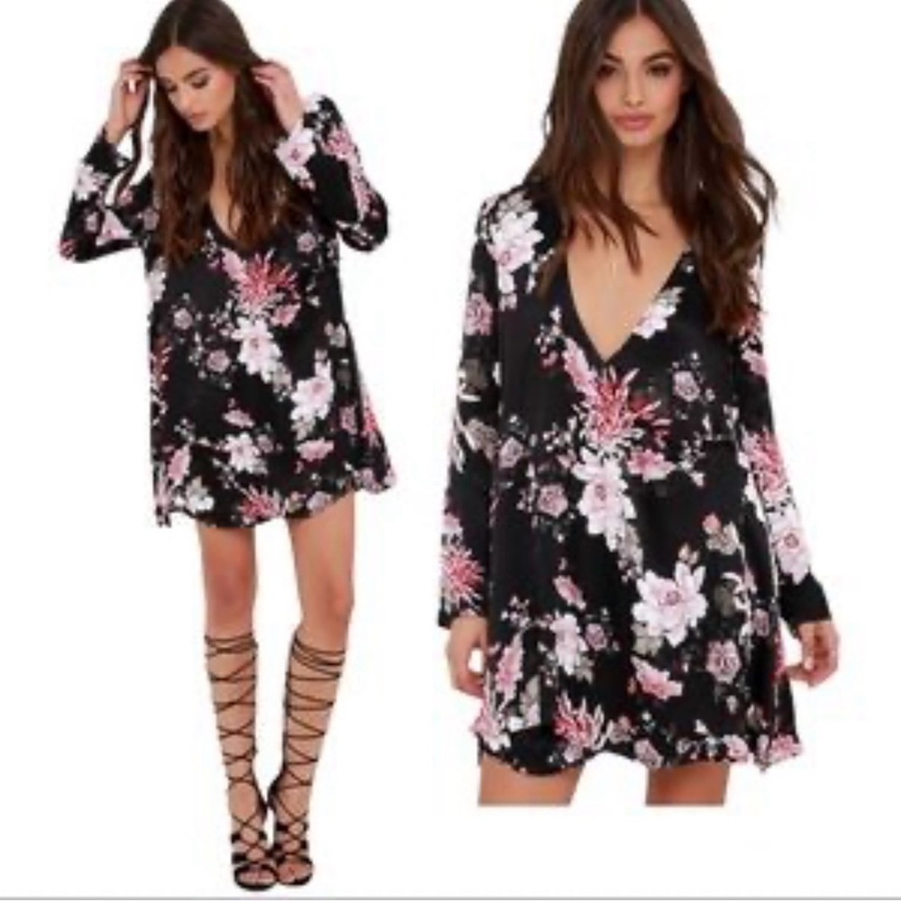 NWT Some Days Lovin 100% Viscose Floral Wrap Dress Size Small